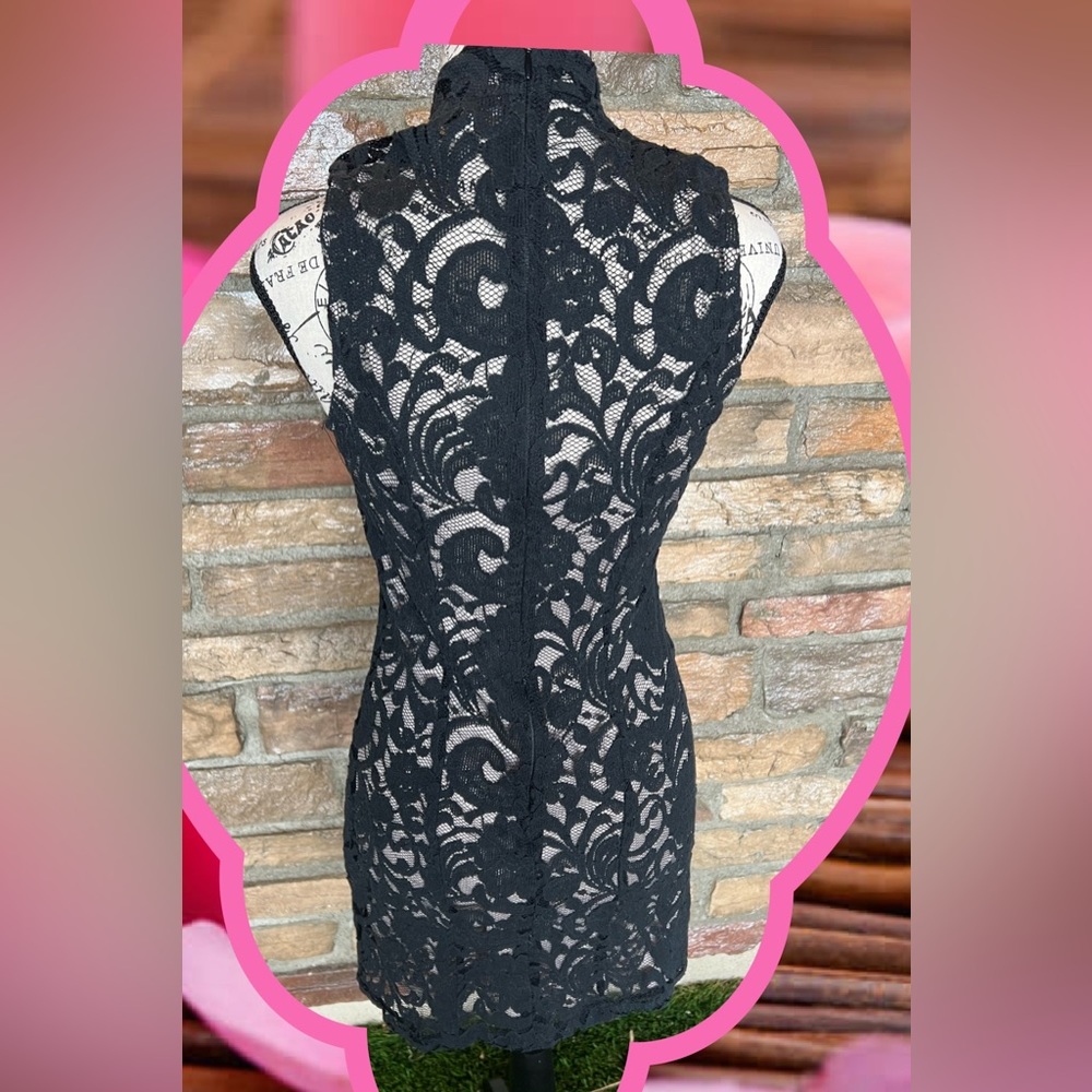 Monteau Lace style Dress with Lining - Picture 5 of 16
